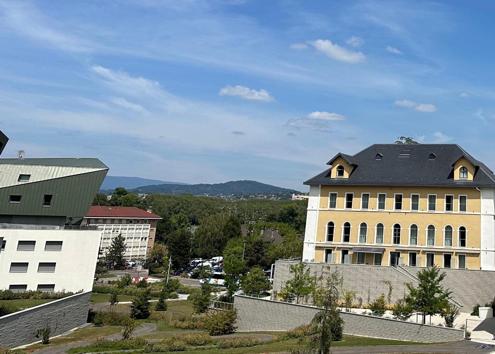 A La Belle Quatrieme Etoile Lägenhet Annecy Exteriör bild