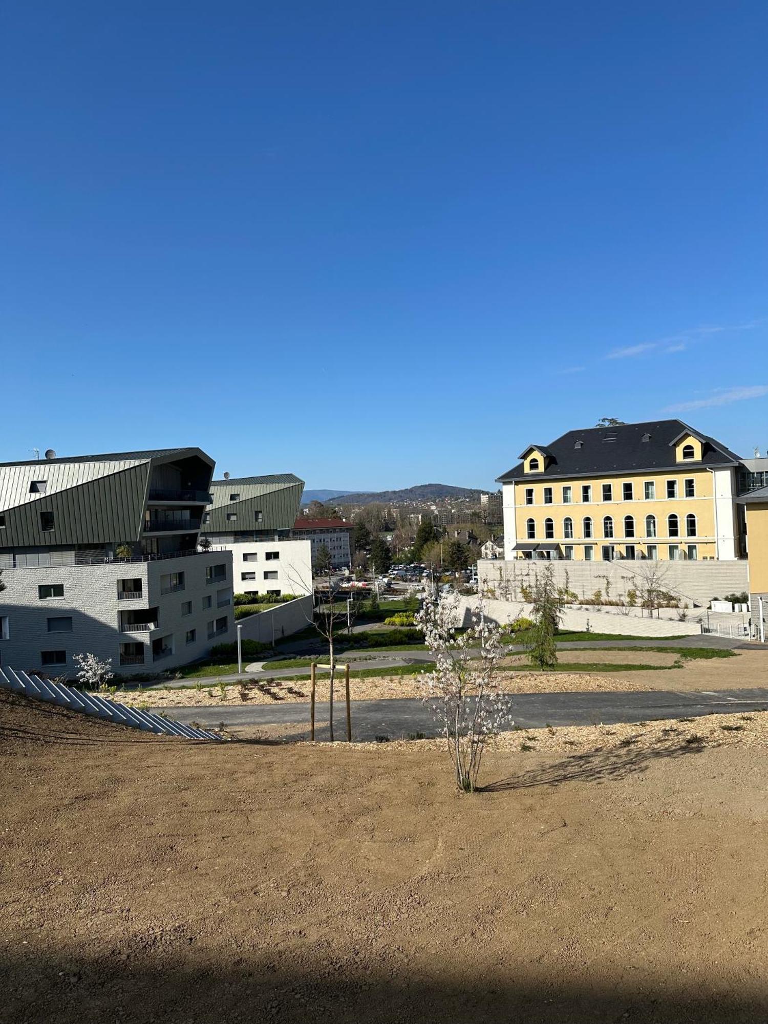 A La Belle Quatrieme Etoile Lägenhet Annecy Exteriör bild