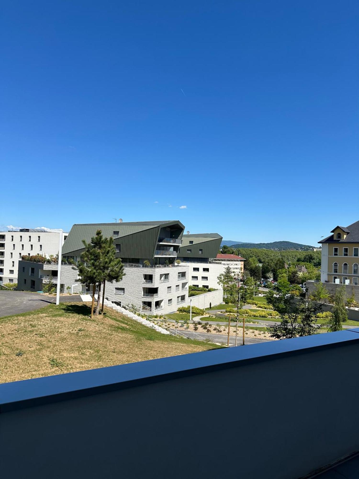 A La Belle Quatrieme Etoile Lägenhet Annecy Exteriör bild